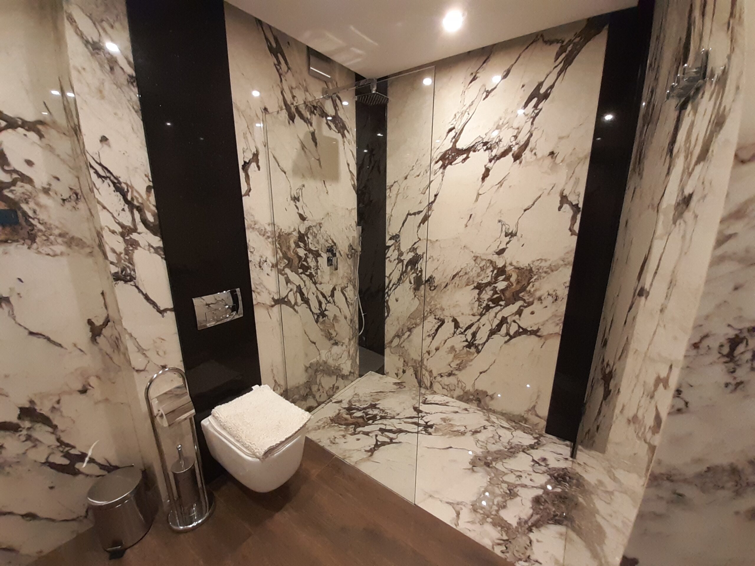 Apartamenty Mszana Dolna - Apartament Centrum 25 łazienka z prysznicem